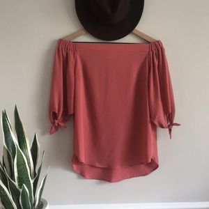 ✨Off The Shoulder Knot Sleeve Top✨